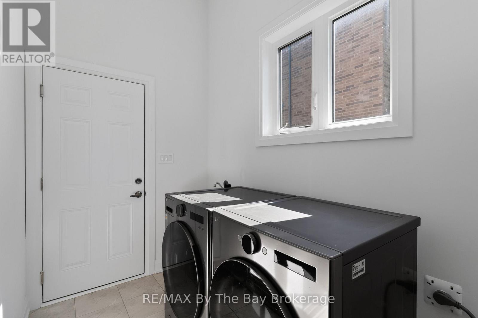 52 Amber Drive, Wasaga Beach, Ontario  L9Z 0R9 - Photo 12 - S13246886