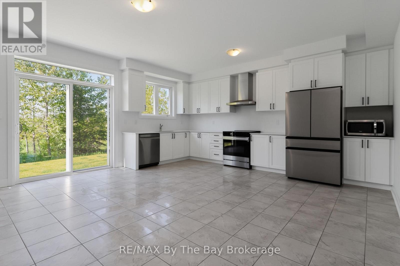 52 Amber Drive, Wasaga Beach, Ontario  L9Z 0R9 - Photo 15 - S13246886