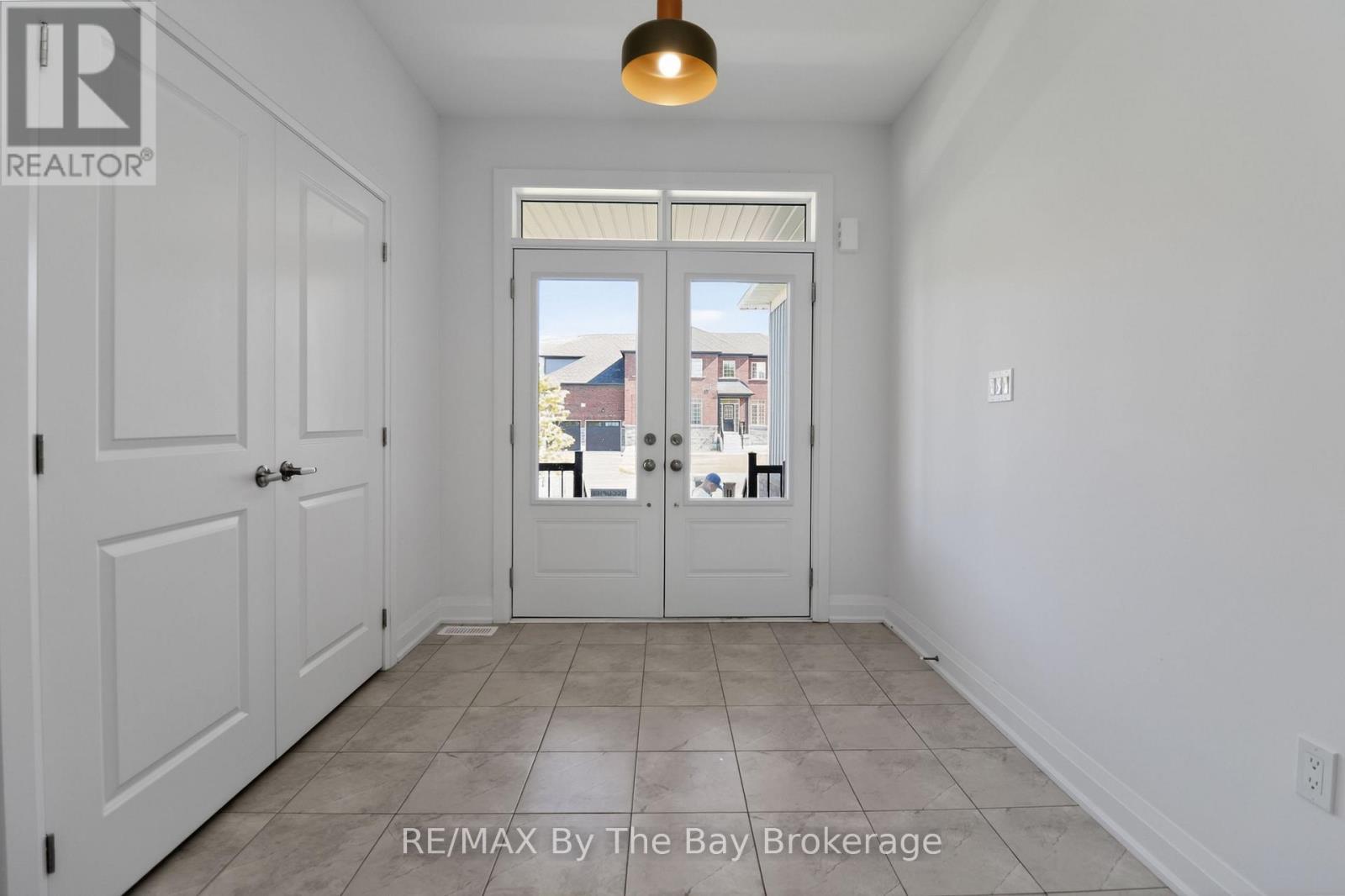 52 Amber Drive, Wasaga Beach, Ontario  L9Z 0R9 - Photo 3 - S13246886