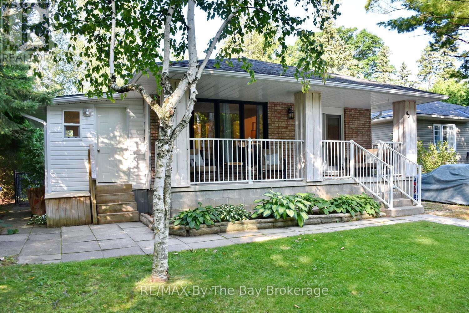 60 57th Street S, Wasaga Beach, Ontario  L9Z 1W5 - Photo 2 - S13247234
