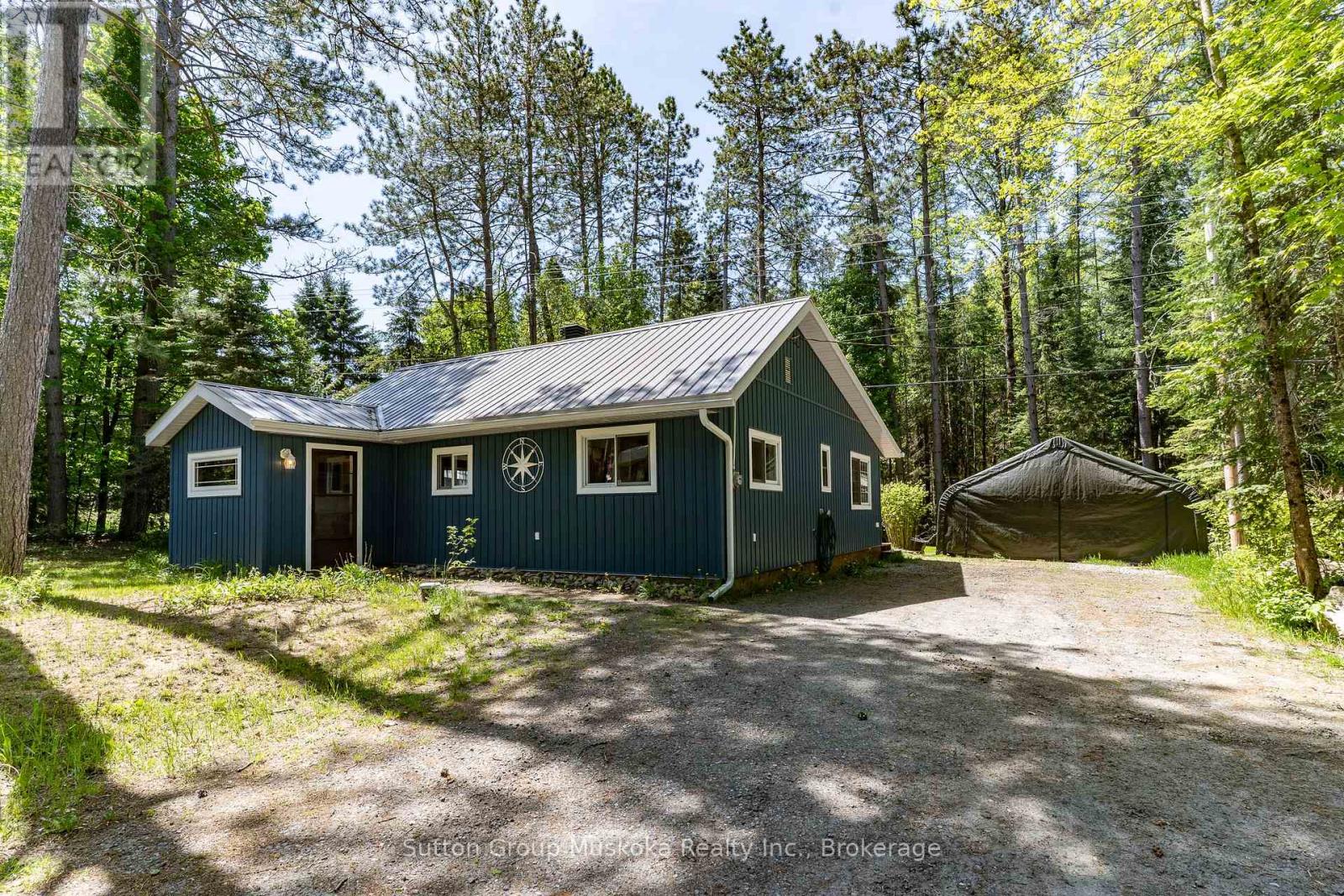 290 SOUTH WASEOSA LAKE ROAD, Huntsville, Ontario