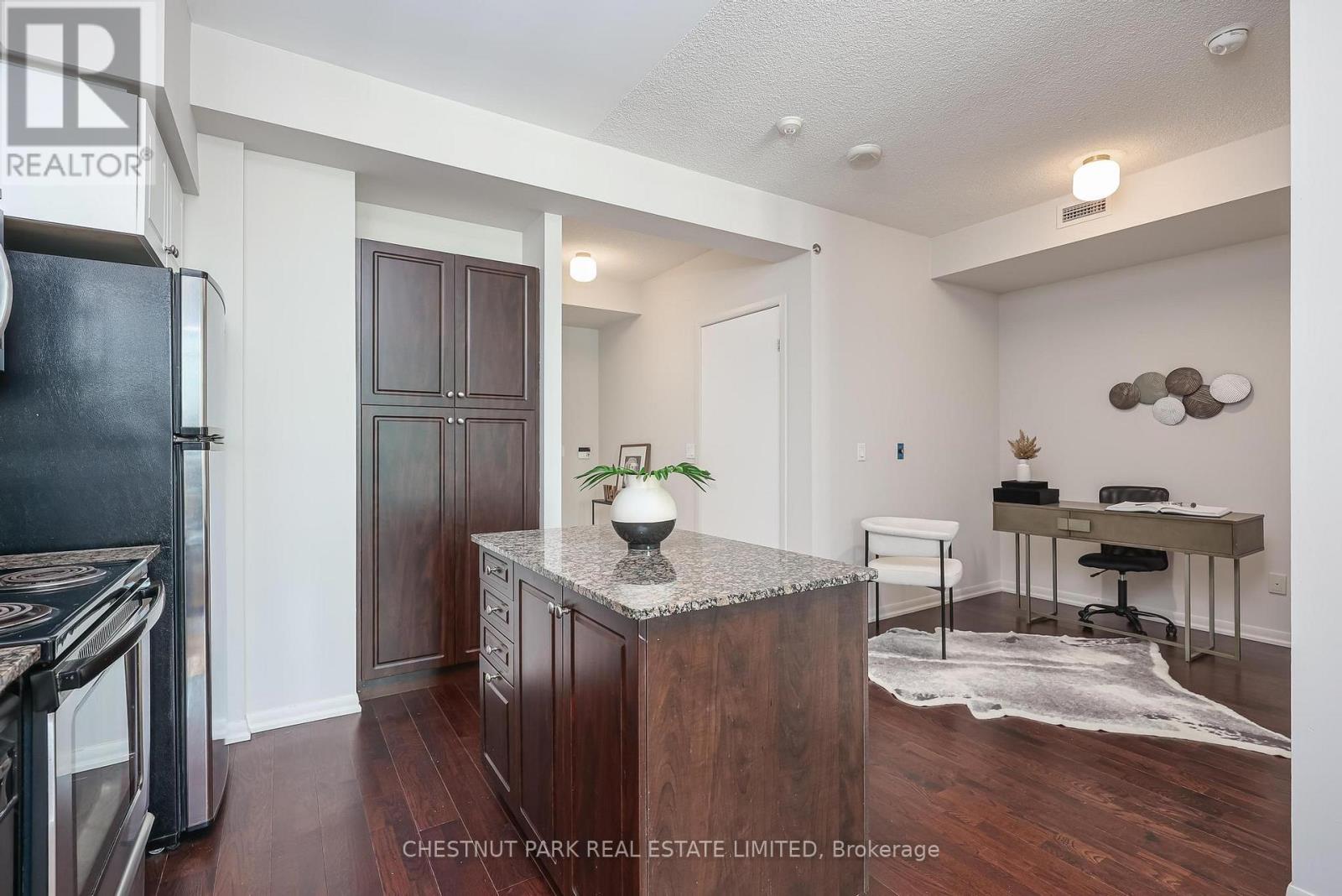 808 - 215 Fort York Boulevard, Toronto, Ontario  M5V 4A2 - Photo 4 - C13247026