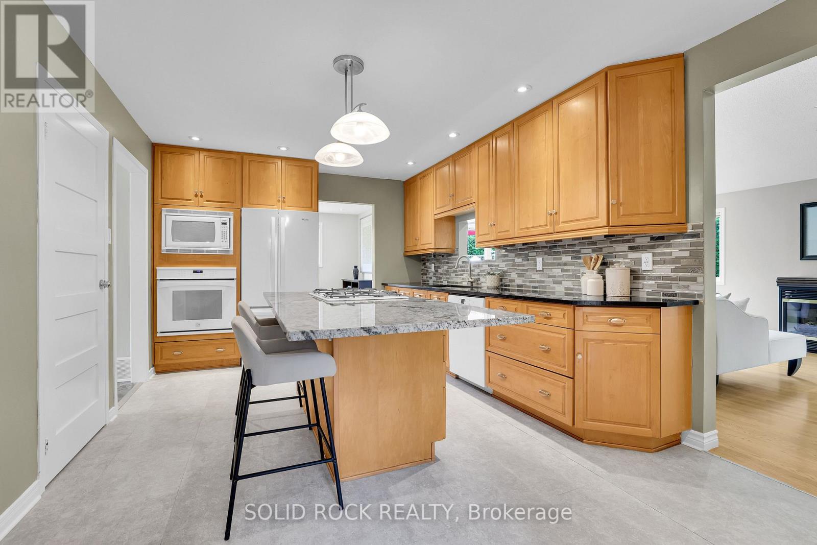 10 Highpark Crescent, Ottawa, Ontario  K1B 3G8 - Photo 11 - X13247274