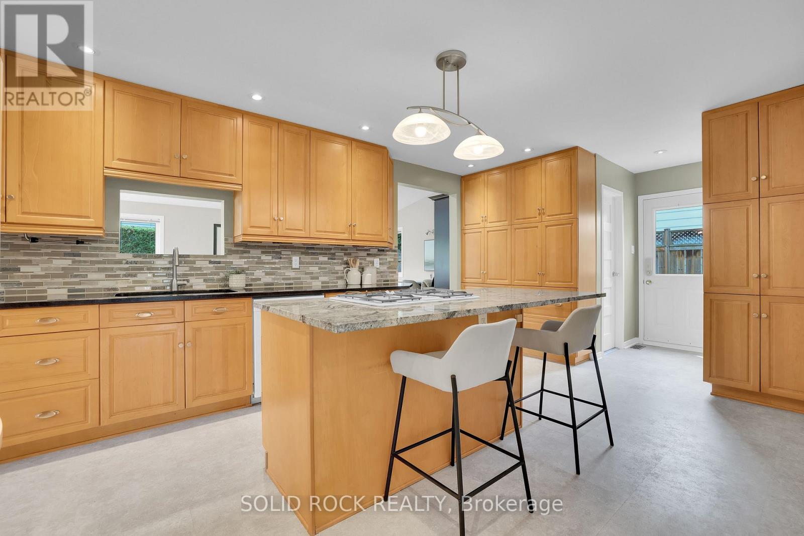 10 Highpark Crescent, Ottawa, Ontario  K1B 3G8 - Photo 9 - X13247274