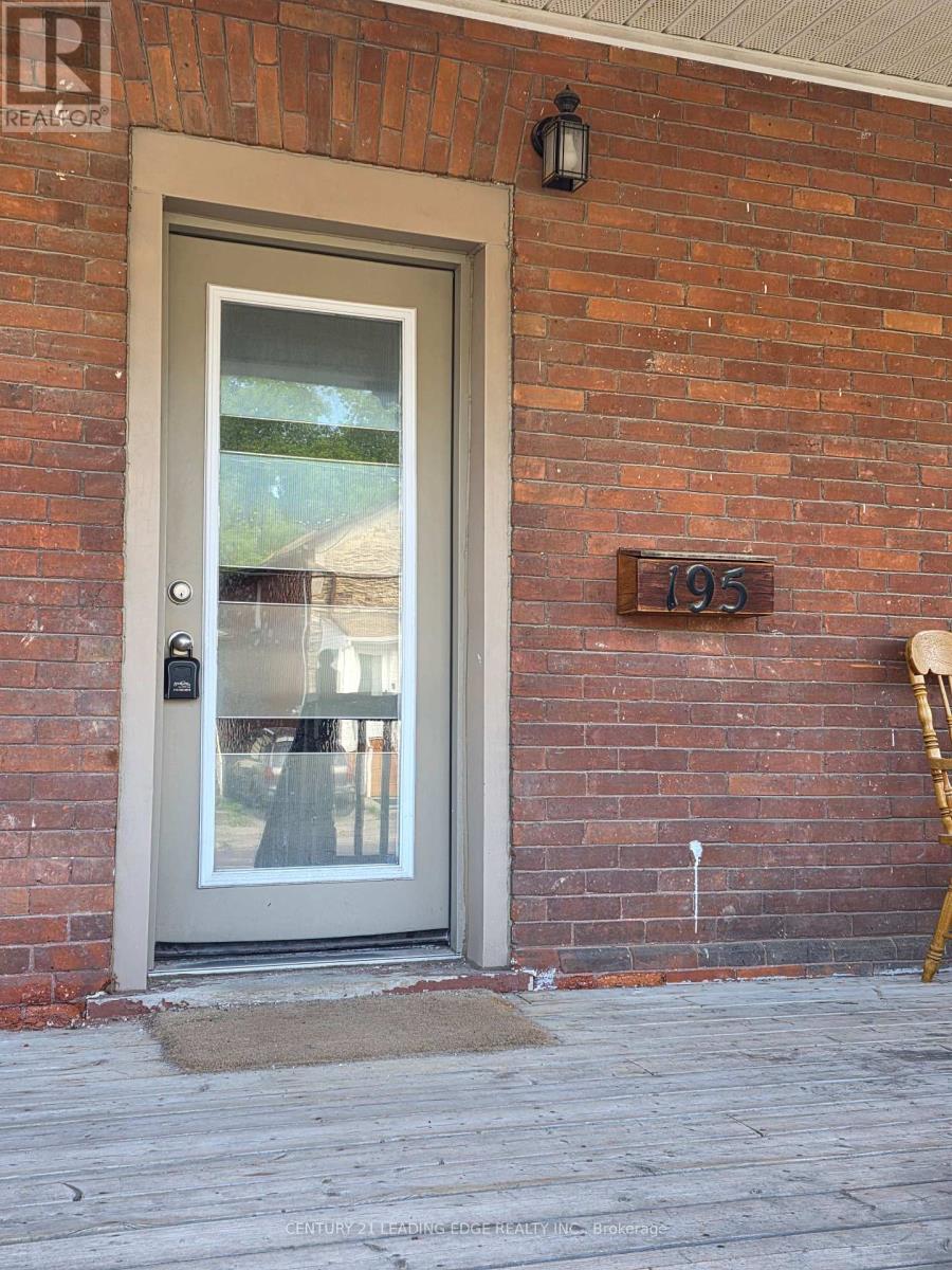 195 Albert Street, Oshawa, Ontario  L1H 4R4 - Photo 2 - E13062046