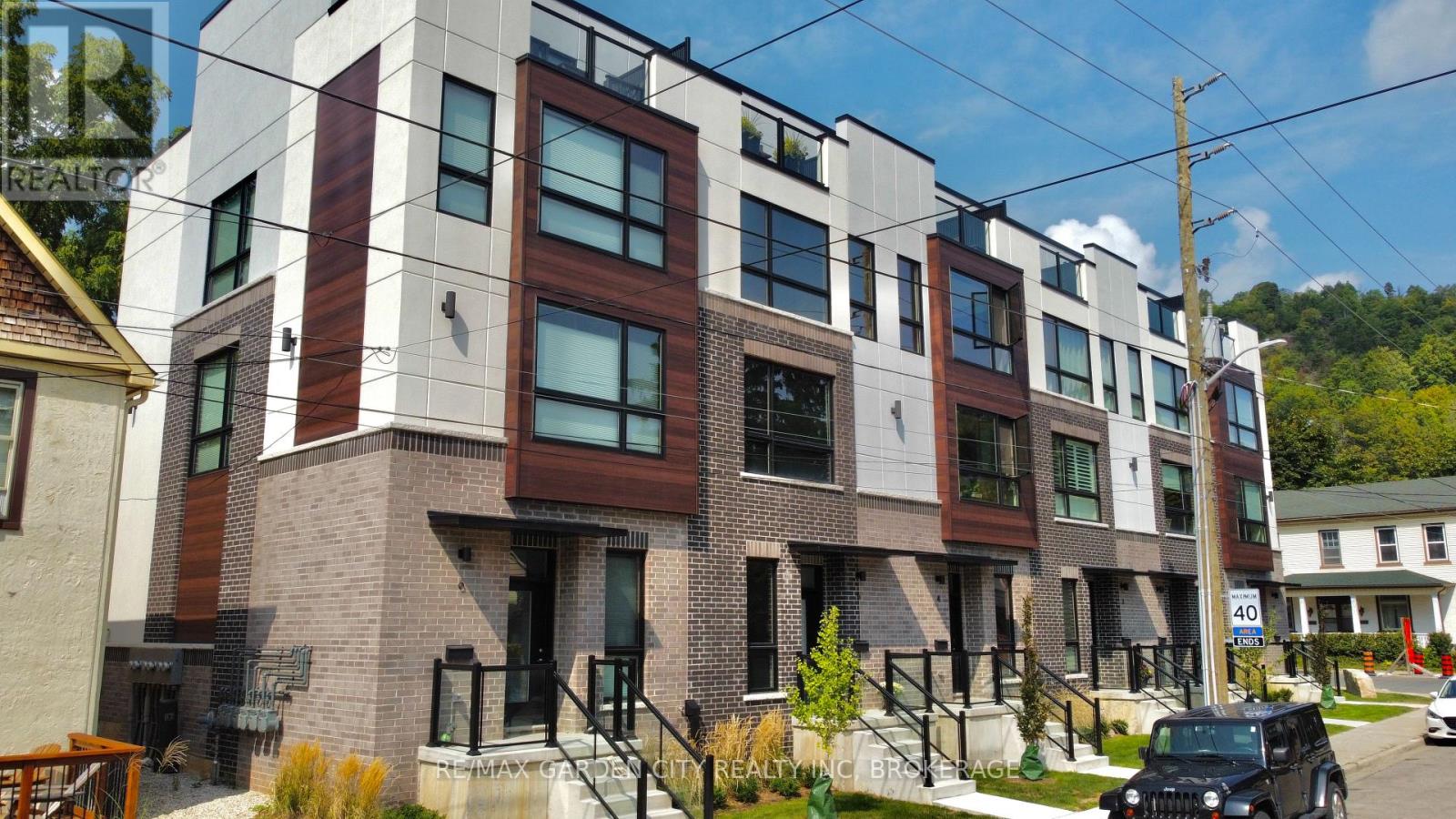 5 - 2 Brock Street S, Hamilton (Dundas), Ontario  L9H 3G6 - Photo 2 - X13247012