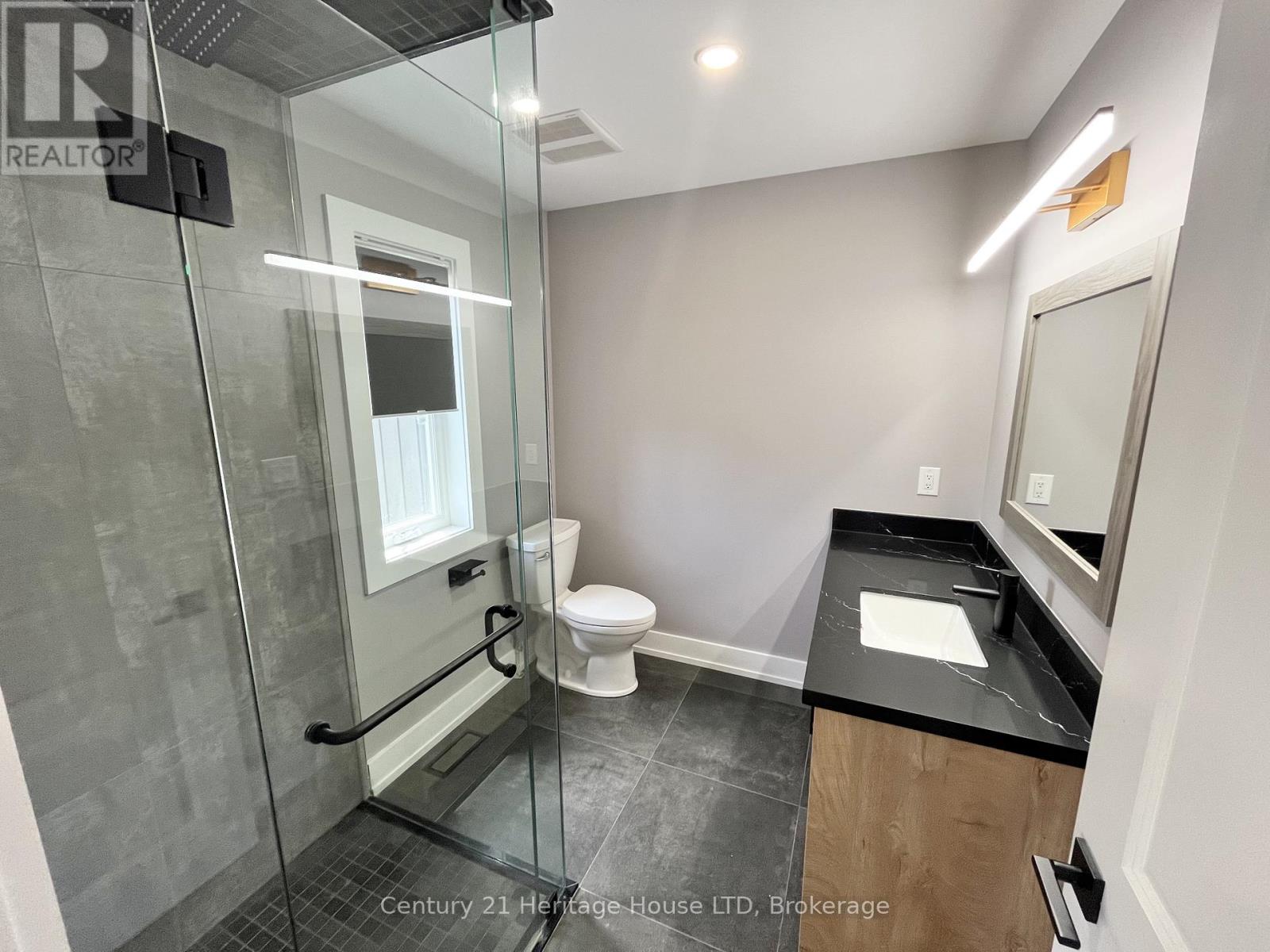 4 Keswick Street, St. Catharines, Ontario  L2P 1L9 - Photo 20 - X13247060