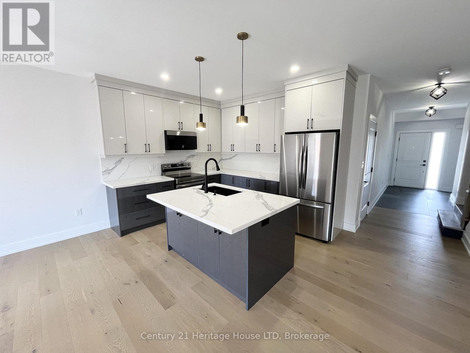 4 Keswick Street, St. Catharines, Ontario  L2P 1L9 - Photo 8 - X13247060