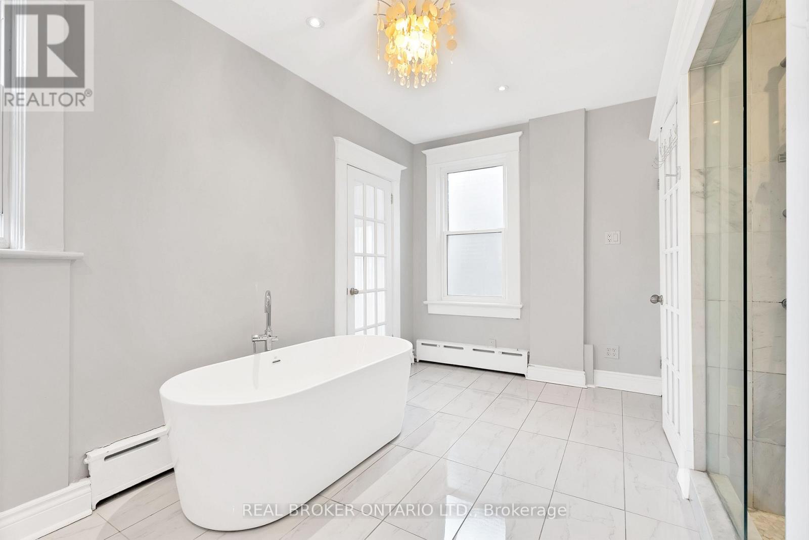 Main - 25 Dixon Avenue, Toronto, Ontario  M4L 1N2 - Photo 24 - E13246960