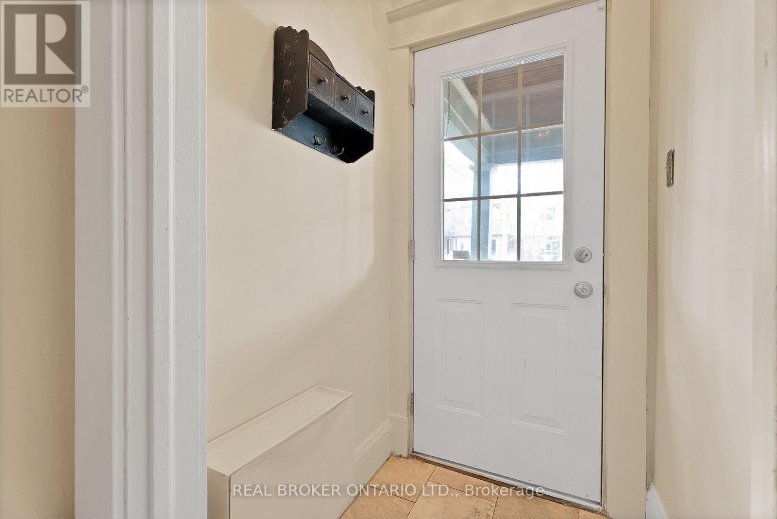Main - 25 Dixon Avenue, Toronto, Ontario  M4L 1N2 - Photo 3 - E13246960