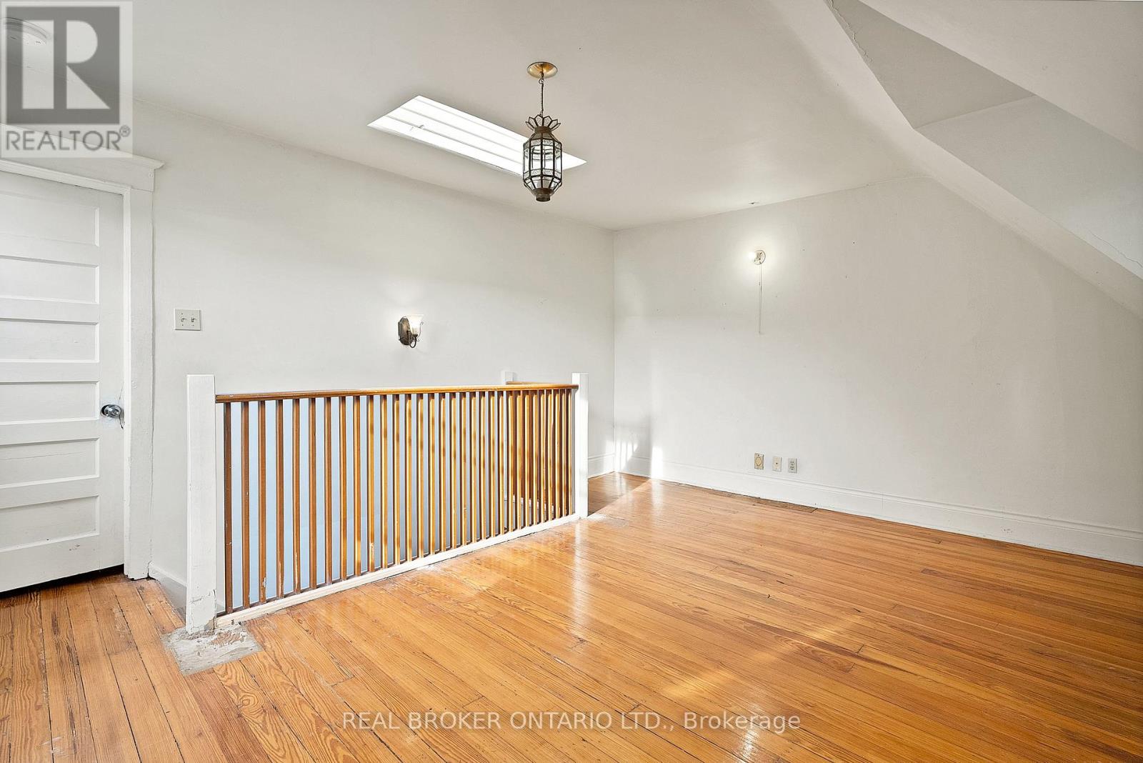 Main - 25 Dixon Avenue, Toronto, Ontario  M4L 1N2 - Photo 39 - E13246960