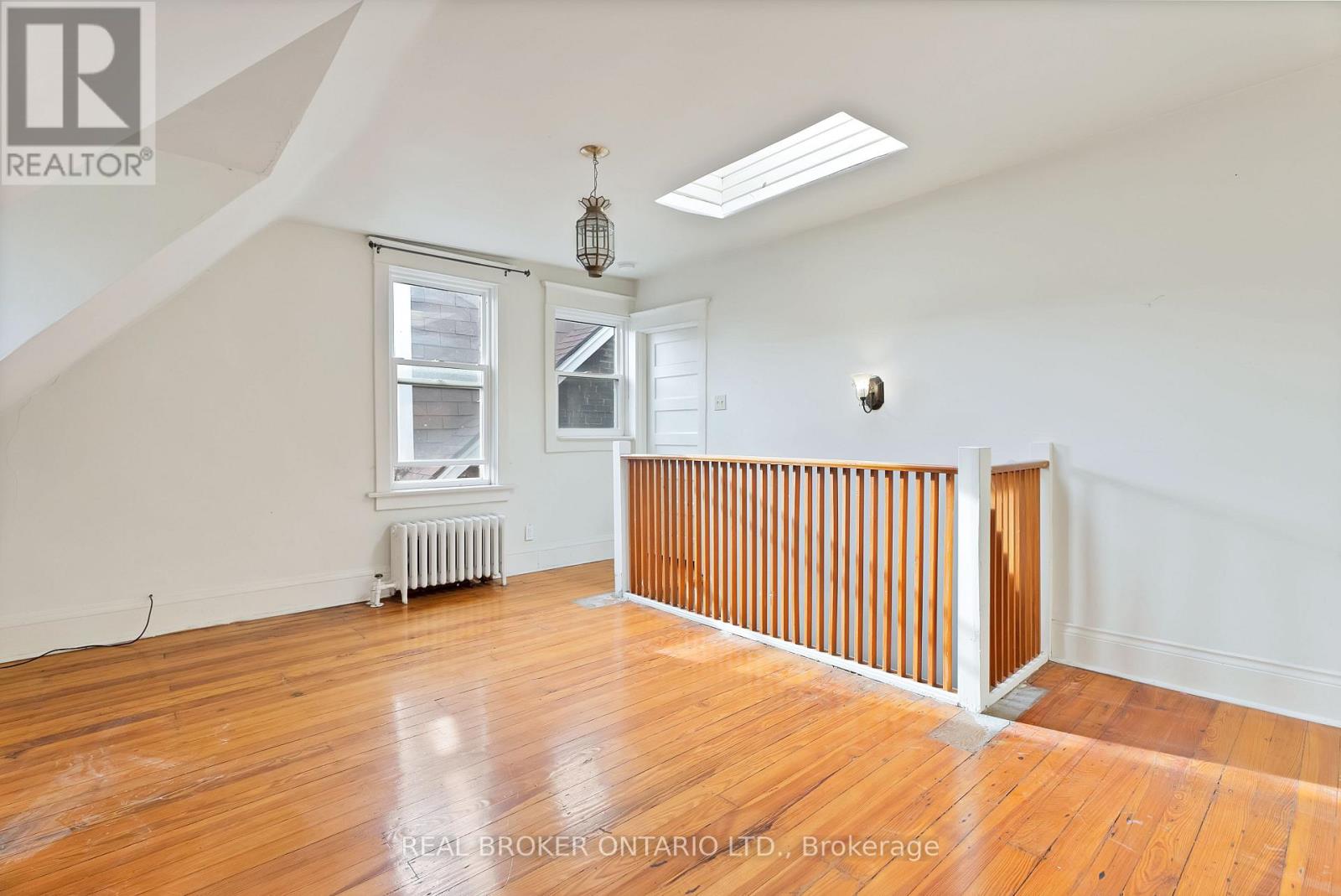 Main - 25 Dixon Avenue, Toronto, Ontario  M4L 1N2 - Photo 40 - E13246960
