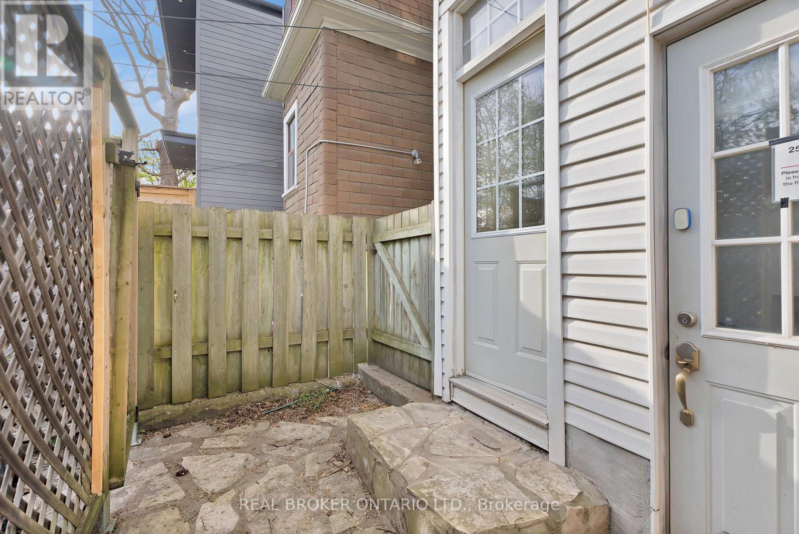 Main - 25 Dixon Avenue, Toronto, Ontario  M4L 1N2 - Photo 45 - E13246960