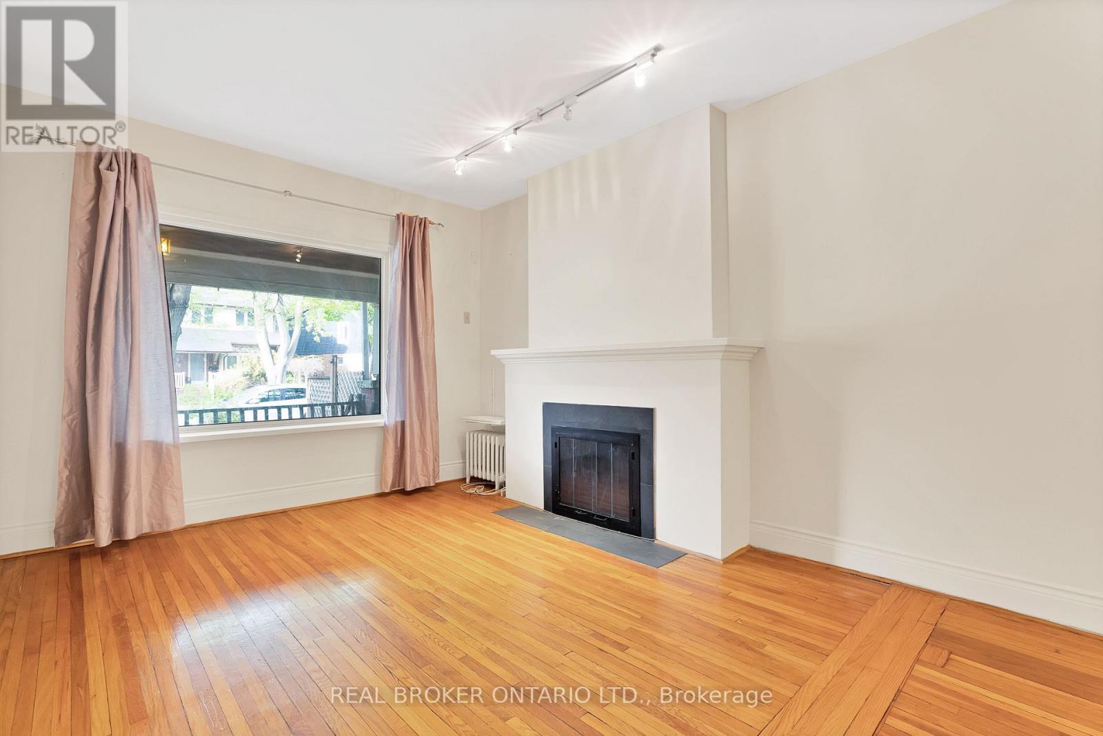 Main - 25 Dixon Avenue, Toronto, Ontario  M4L 1N2 - Photo 7 - E13246960