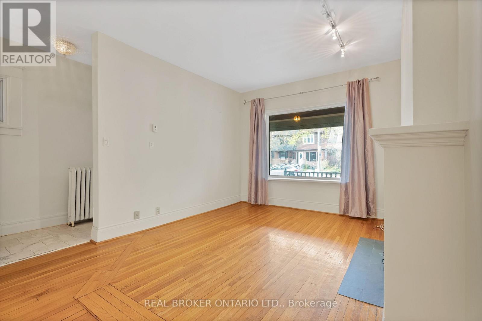 Main - 25 Dixon Avenue, Toronto, Ontario  M4L 1N2 - Photo 8 - E13246960