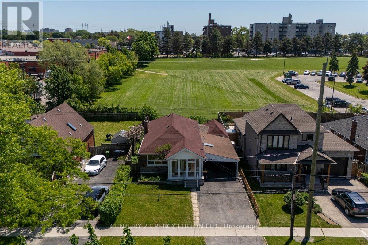 55 Cornwallis Drive, Toronto, Ontario  M1P 1H6 - Photo 19 - E13247036