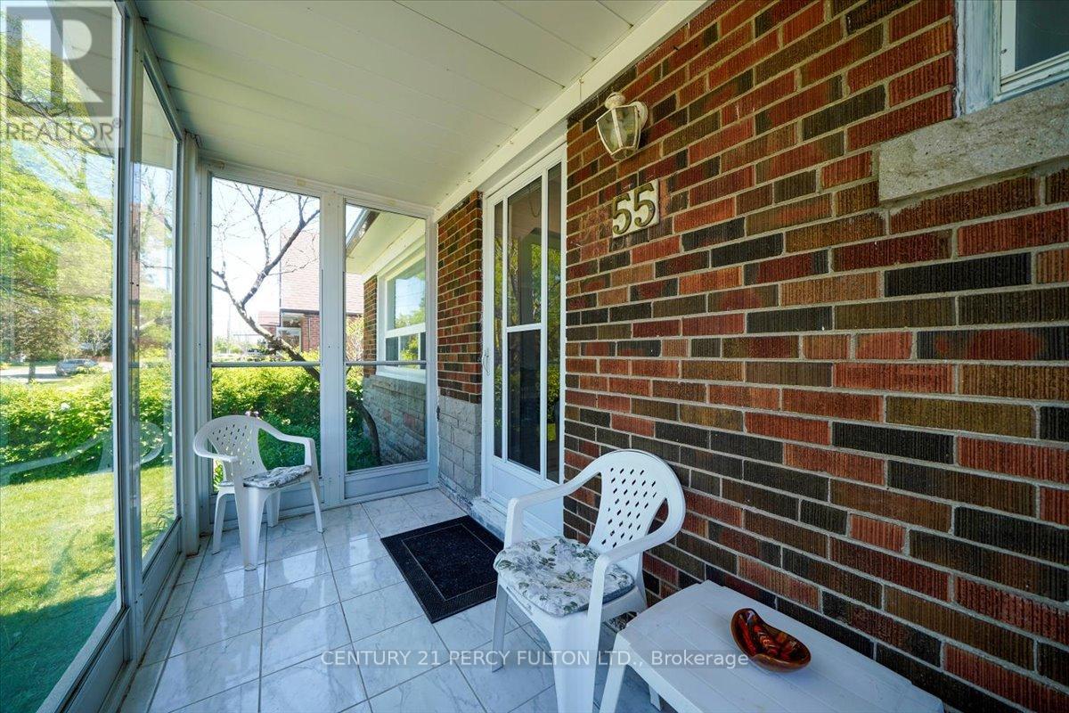 55 Cornwallis Drive, Toronto, Ontario  M1P 1H6 - Photo 3 - E13247036