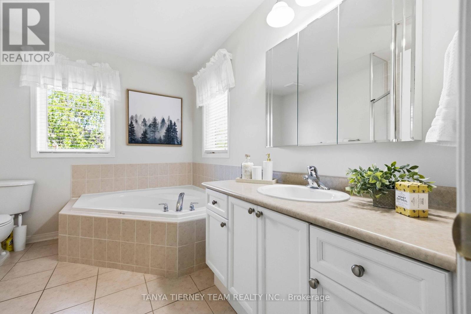 17 Robert Attersley Drive E, Whitby, Ontario  L1R 3E3 - Photo 36 - E13247040