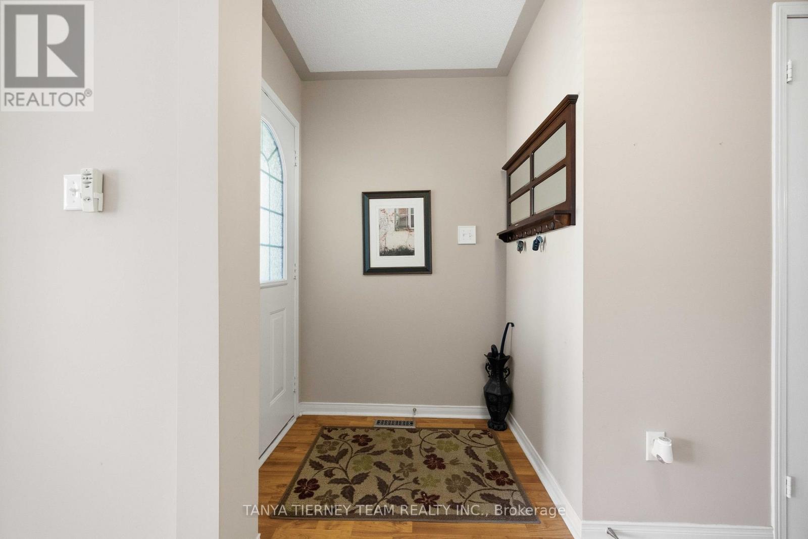 17 Robert Attersley Drive E, Whitby, Ontario  L1R 3E3 - Photo 6 - E13247040