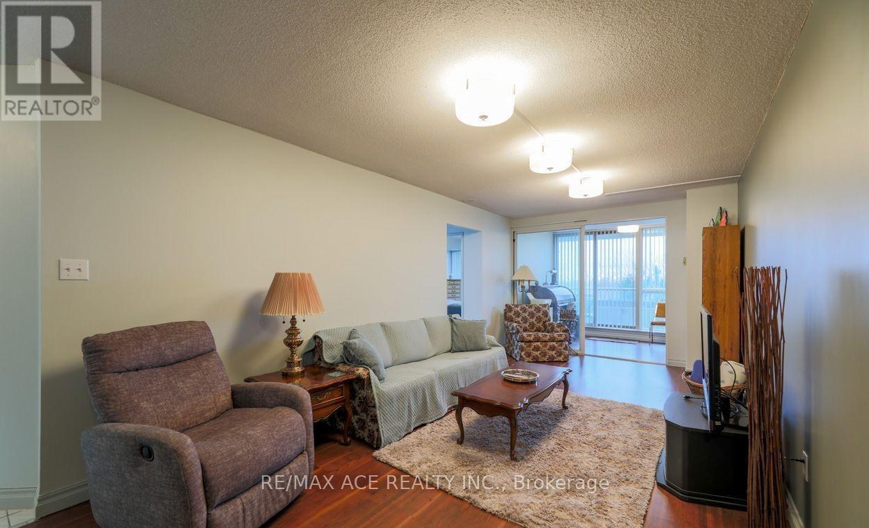 580 - 1 Greystone Walk Drive, Toronto, Ontario  M1K 5J3 - Photo 5 - E13247116