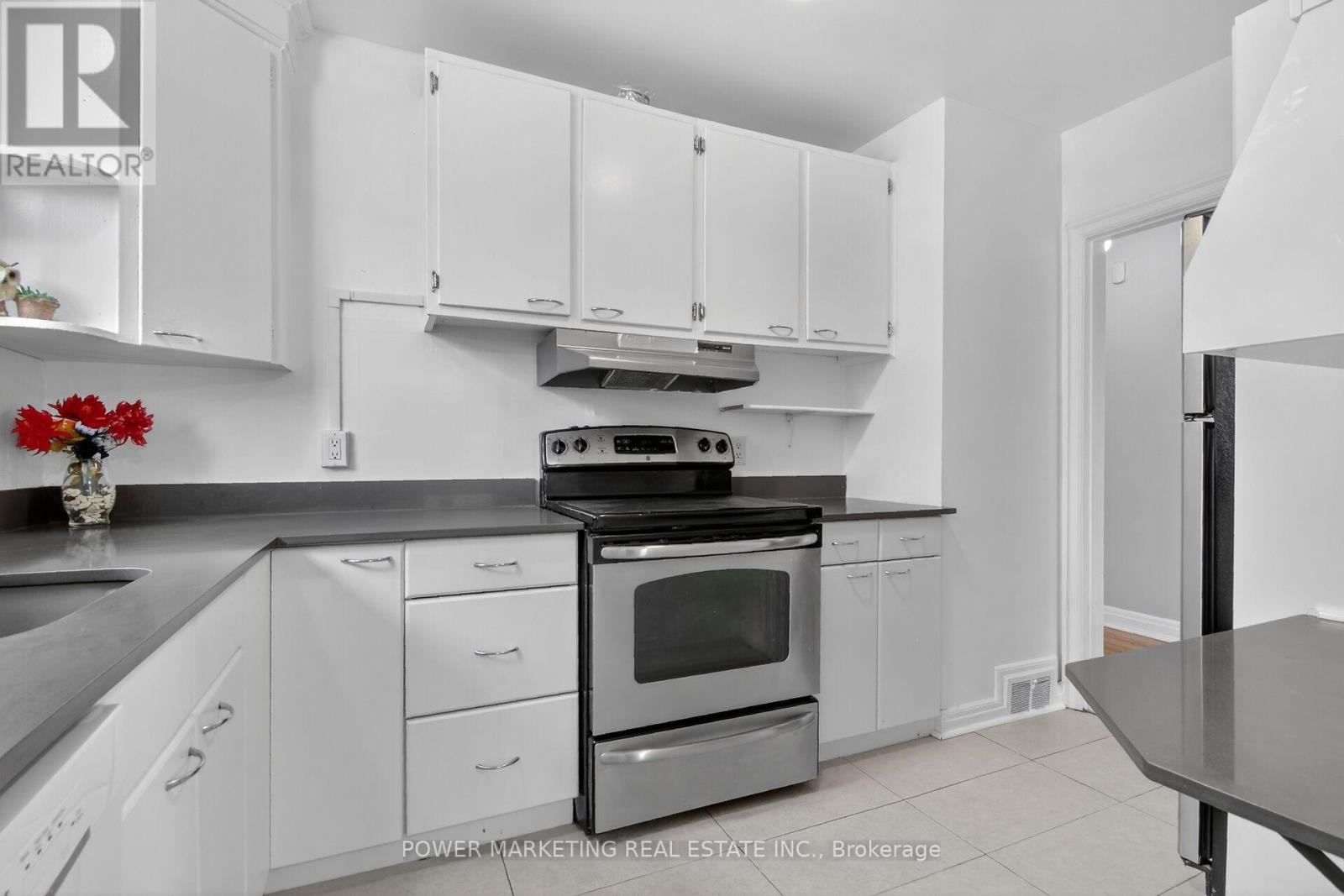 391 Greenwood Avenue, Ottawa, Ontario  K2A 0X4 - Photo 13 - X13112884