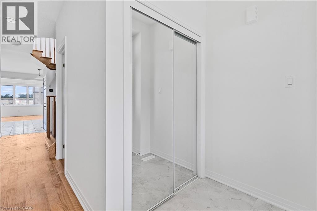 176 Gillespie Drive, Brantford, Ontario  N3T 0Y4 - Photo 4 - 40837082