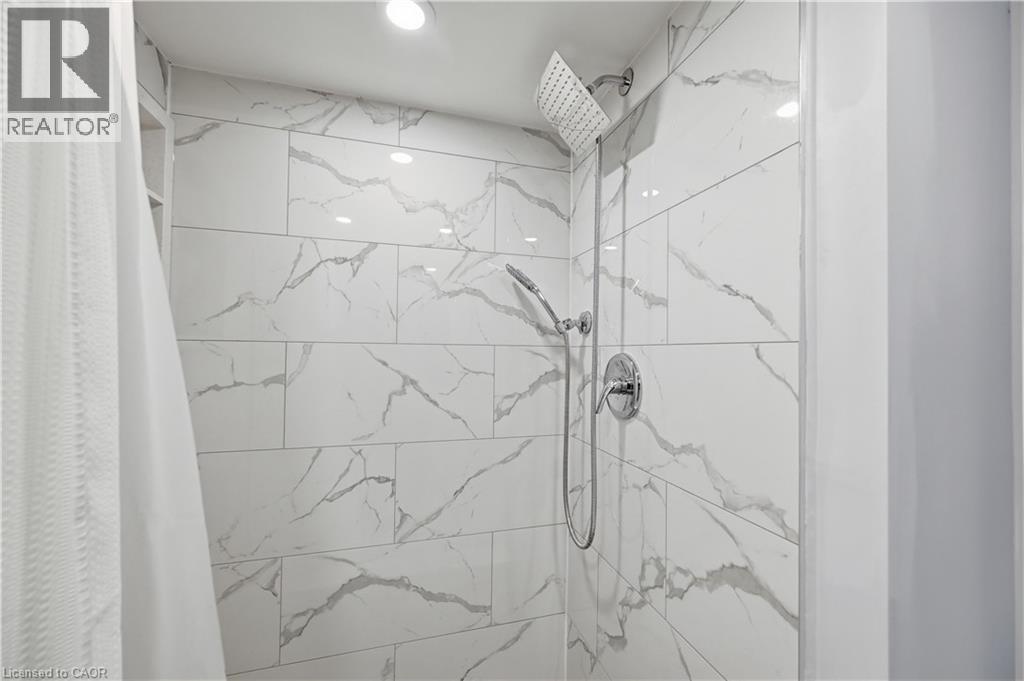 18 Ipswich Place, Hamilton, Ontario  L8K 3E7 - Photo 27 - 40835614