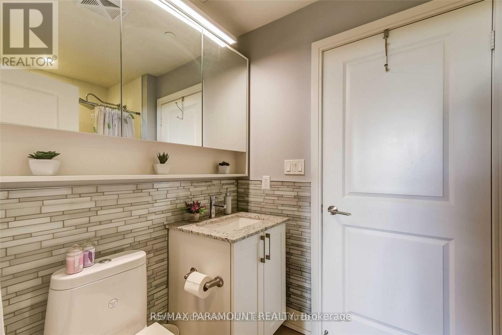 706b - 9600 Yonge Street, Richmond Hill, Ontario  L4C 0X3 - Photo 18 - N13247064