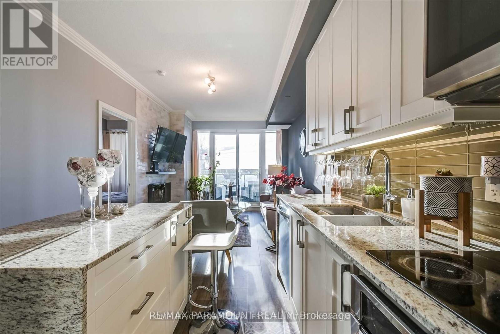 706b - 9600 Yonge Street, Richmond Hill, Ontario  L4C 0X3 - Photo 3 - N13247064