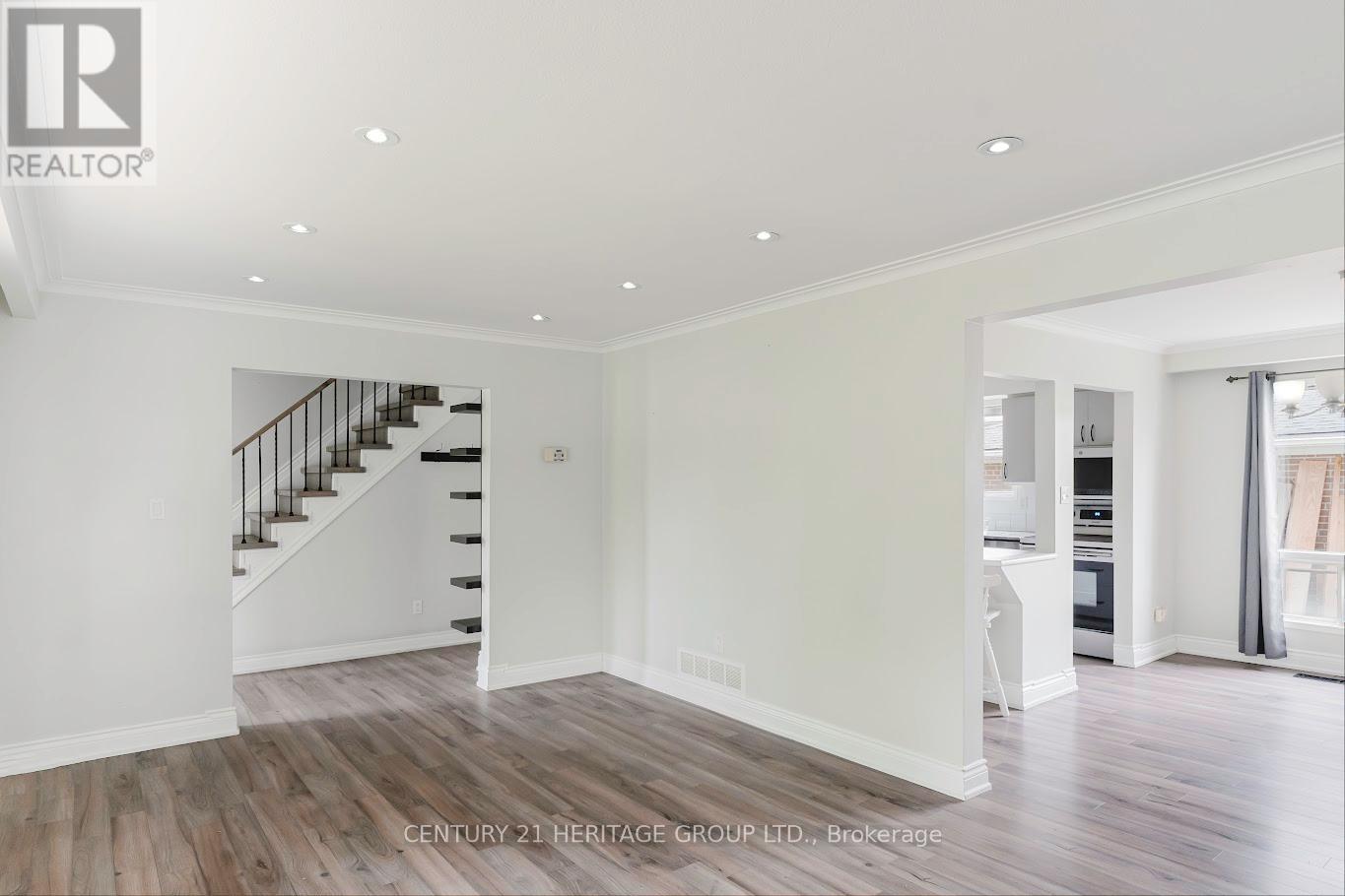 307 Towercrest Drive, Newmarket, Ontario  L3Y 1C1 - Photo 10 - N13247092