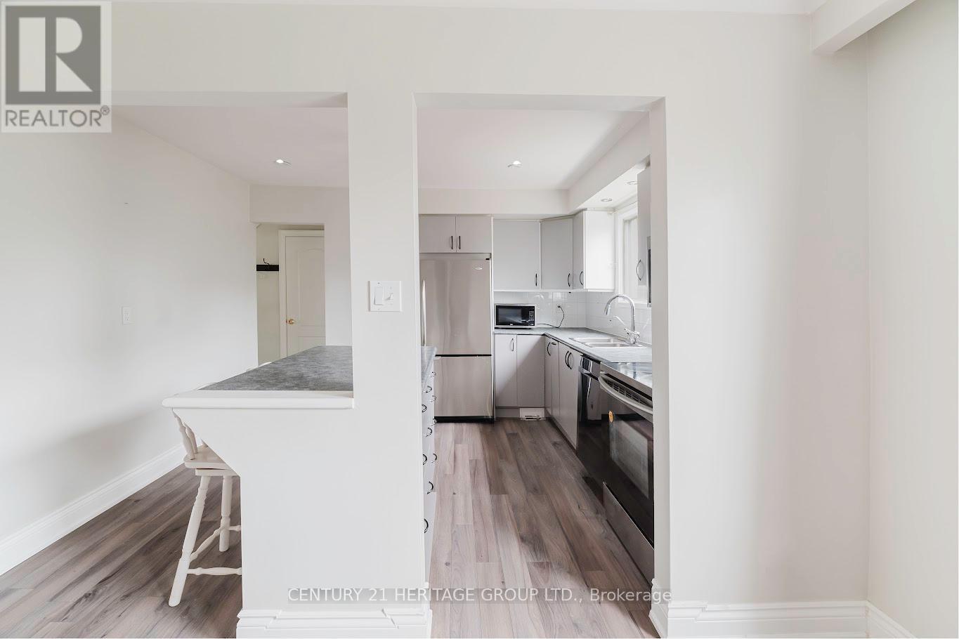307 Towercrest Drive, Newmarket, Ontario  L3Y 1C1 - Photo 13 - N13247092