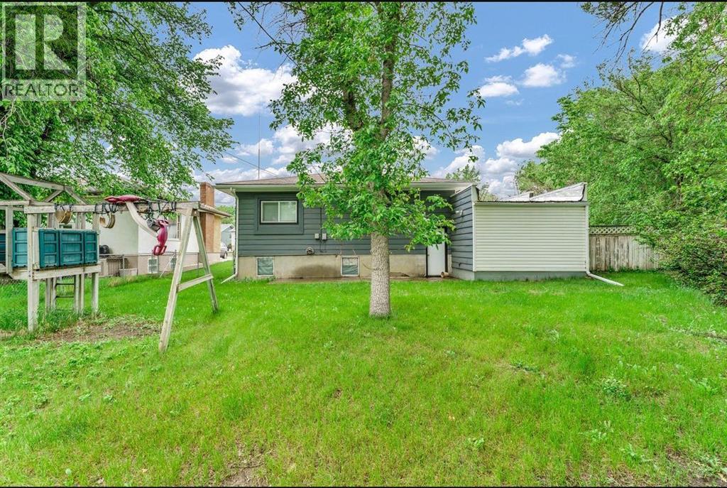 337 4 Street SW, Medicine Hat, Alberta  T1A 4E7 - Photo 33 - A2316472