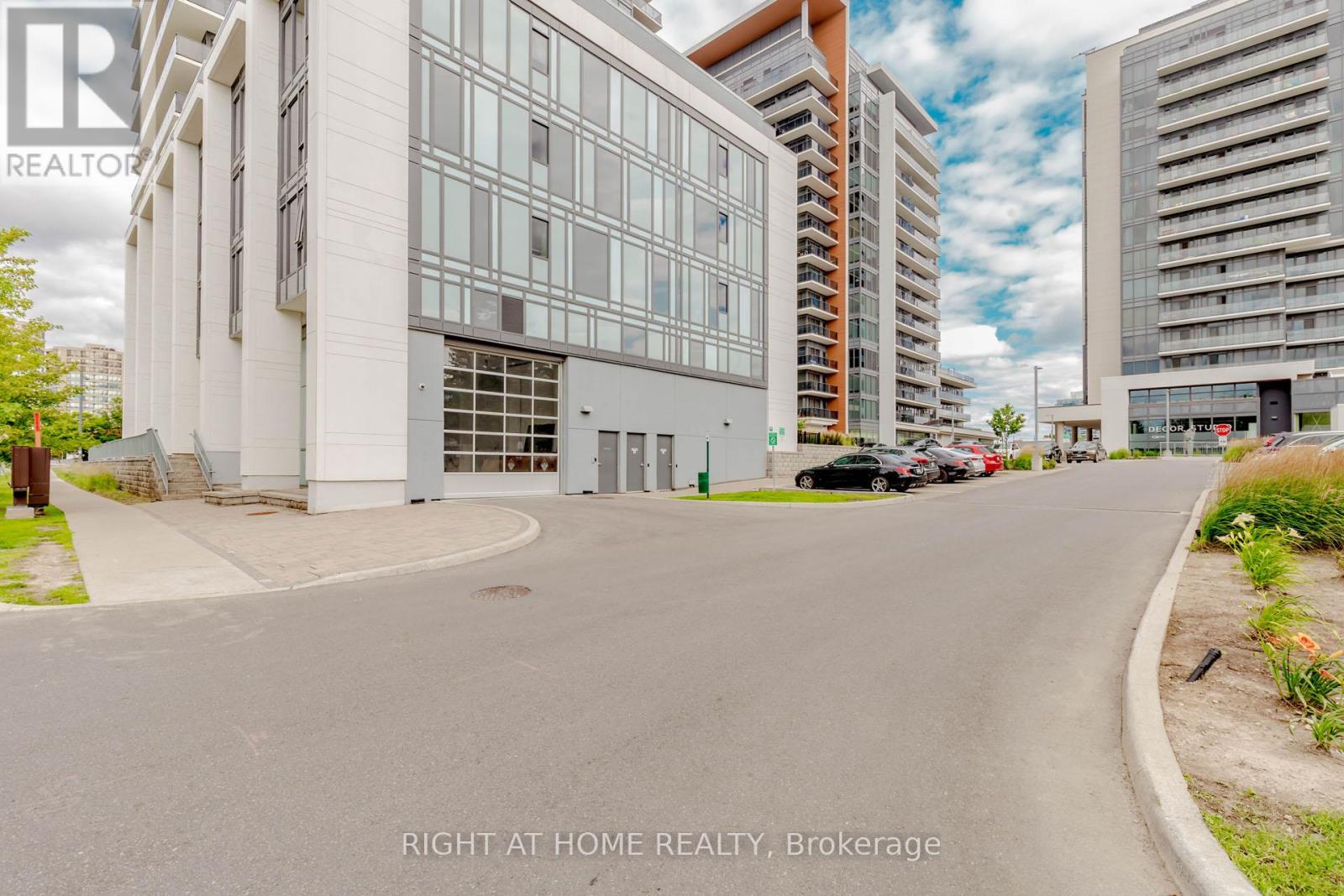 1603 - 9608 Yonge Street, Richmond Hill, Ontario  L4C 0X4 - Photo 3 - N13247168