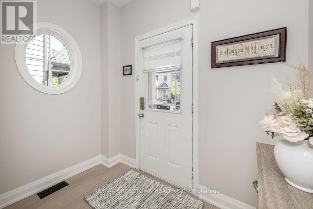 18 Deneb Street, Barrie, Ontario  L4M 0K6 - Photo 3 - S13247242