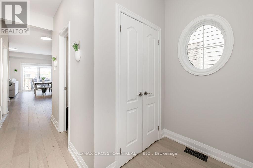 18 Deneb Street, Barrie, Ontario  L4M 0K6 - Photo 4 - S13247242