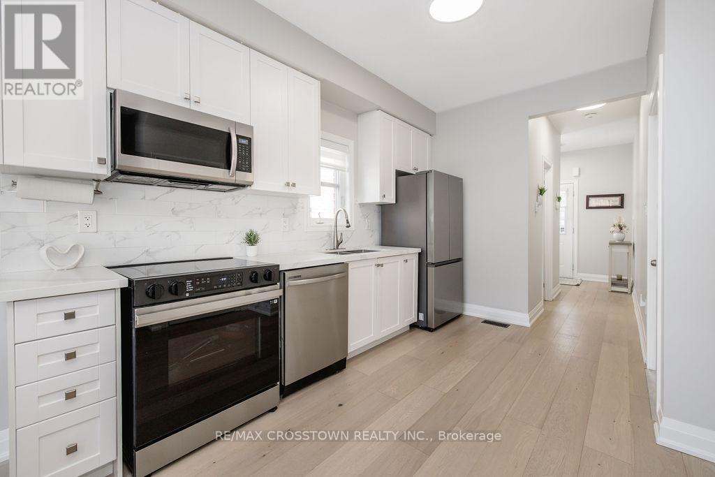 18 Deneb Street, Barrie, Ontario  L4M 0K6 - Photo 6 - S13247242
