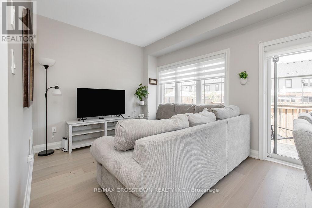 18 Deneb Street, Barrie, Ontario  L4M 0K6 - Photo 9 - S13247242