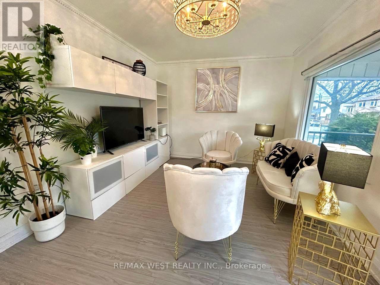 36 Fourteenth Street, Toronto, Ontario  M8V 3H9 - Photo 5 - W13246948