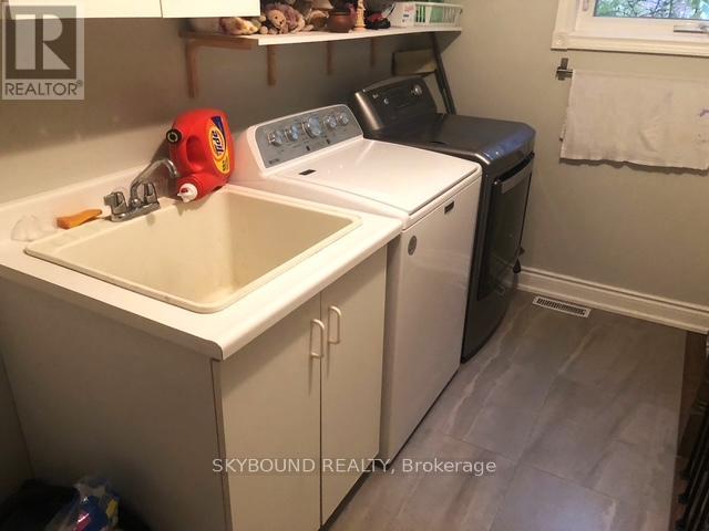 Basement Apartment - 4833 Wild Rose Street, Mississauga, Ontario  L5M 5M8 - Photo 11 - W13247028