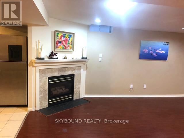Basement Apartment - 4833 Wild Rose Street, Mississauga, Ontario  L5M 5M8 - Photo 5 - W13247028