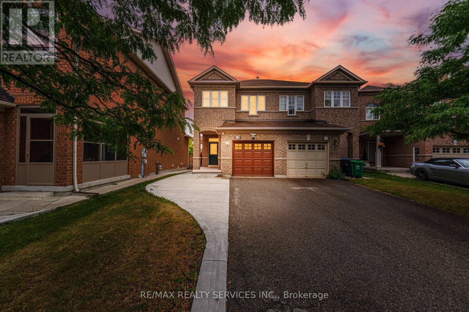 10 DEEPCORAL COURT, Brampton, Ontario