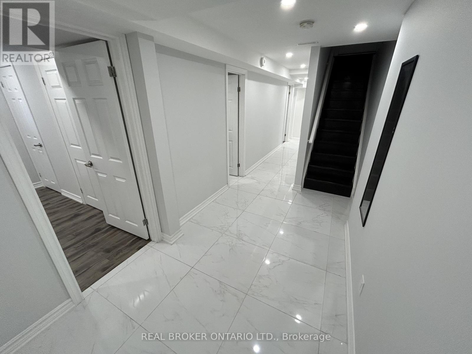 Basement - 55 Bluffwood Crescent, Brampton, Ontario  L6P 2A8 - Photo 11 - W13247182