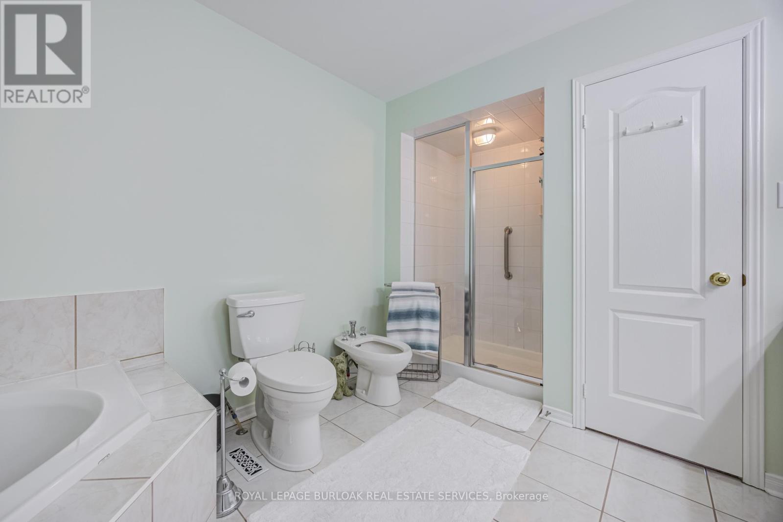 2295 Kingfisher Court, Oakville (Wt West Oak Trails), Ontario  L6M 3Z3 - Photo 24 - W13247188