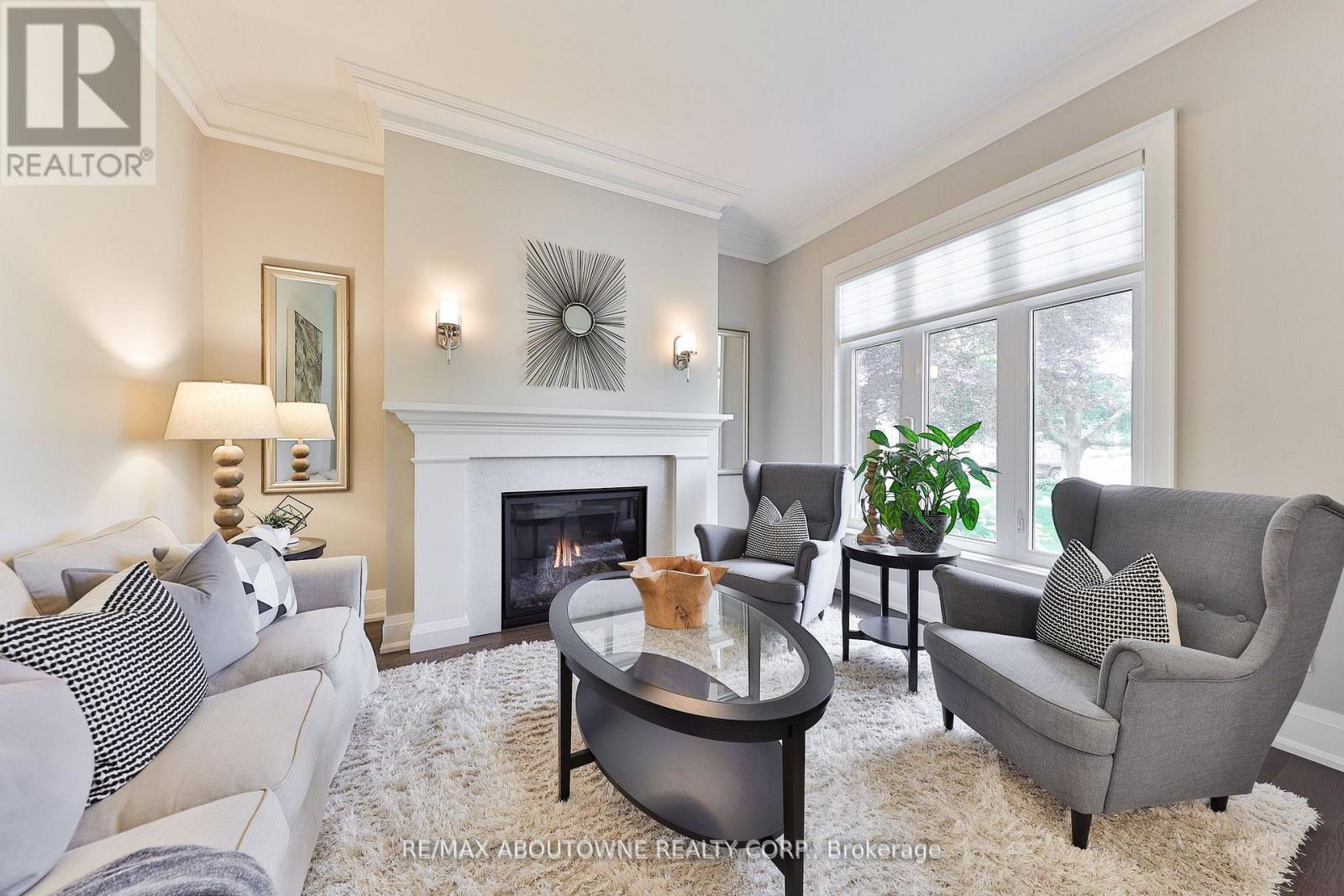 408 Saville Crescent, Oakville (Wo West), Ontario  L6L 3T8 - Photo 4 - W13247270