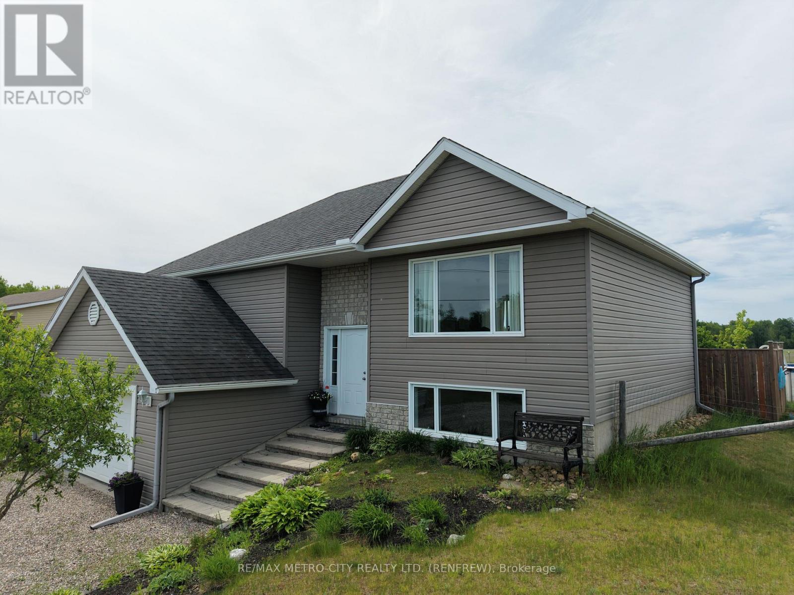 2431 Eady Road, Horton, Ontario  K7V 3Z6 - Photo 4 - X12852856
