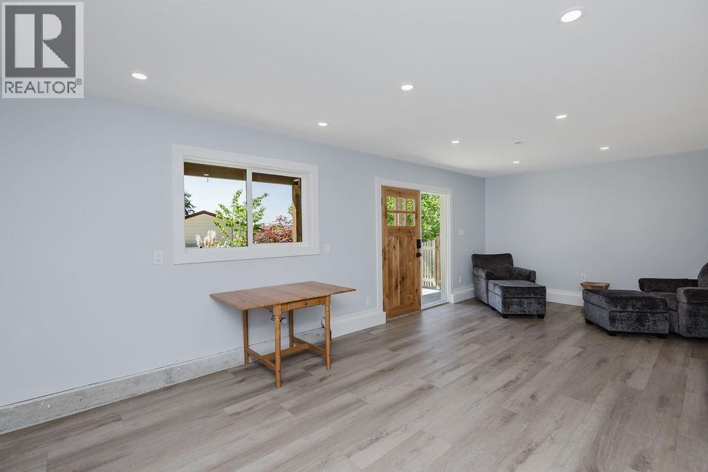 5454 Wakefield Road, Sechelt, British Columbia  V0N 3A8 - Photo 34 - R3128992