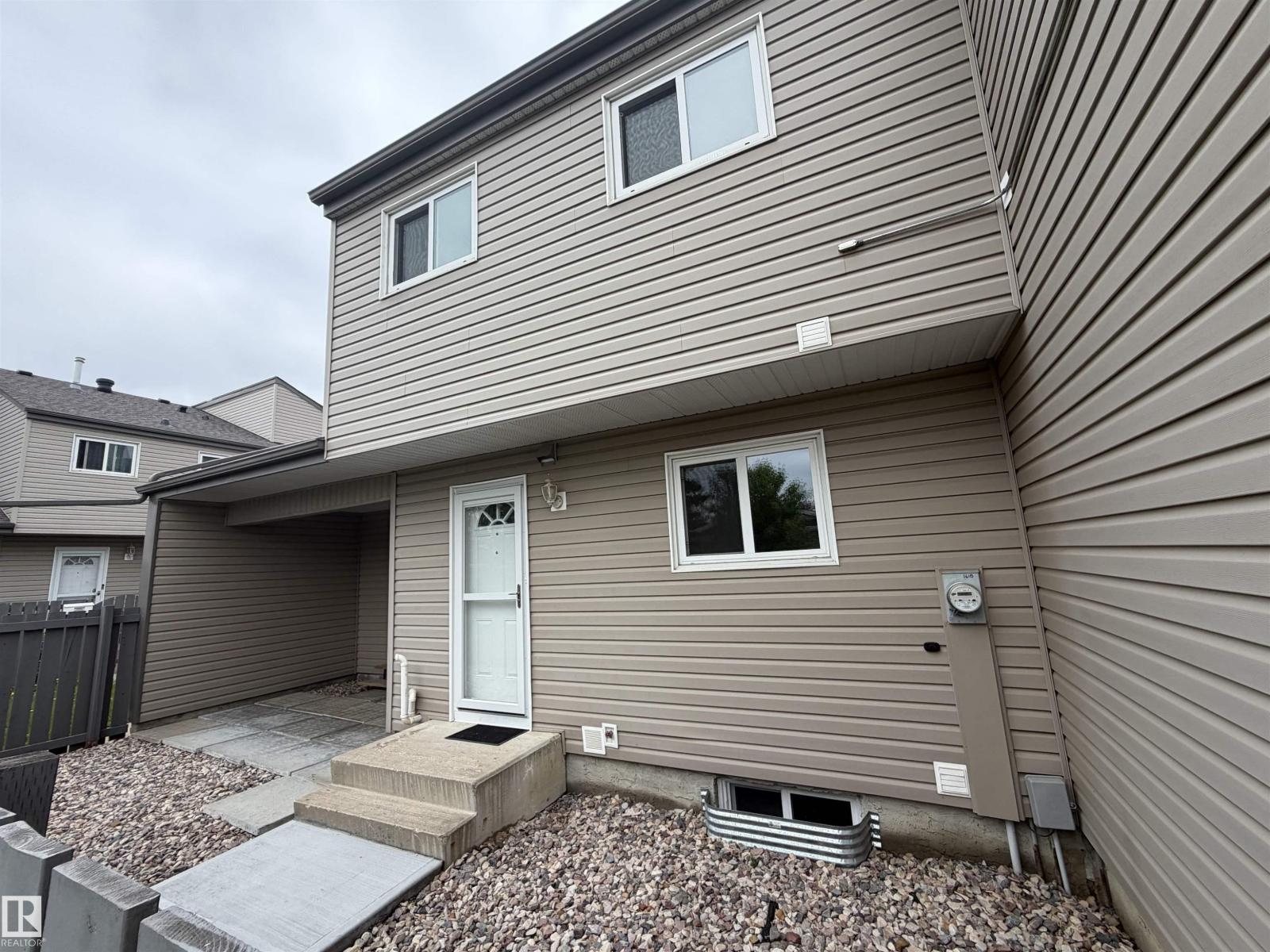 1618 Lakewood RD W NW, Edmonton, Alberta