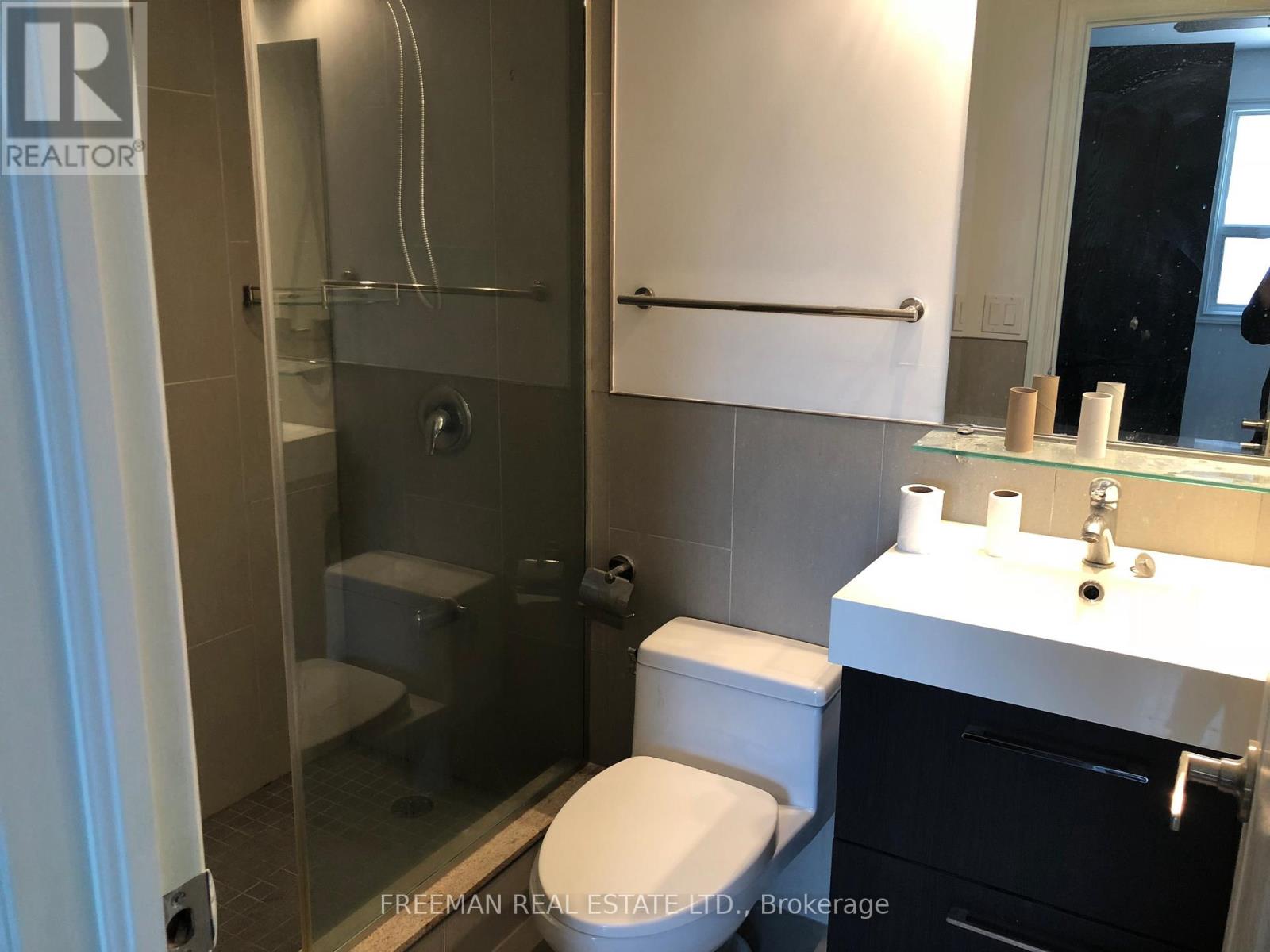 2 - 1022 Gerrard Street E, Toronto, Ontario  M4M 1Z5 - Photo 10 - E13230754