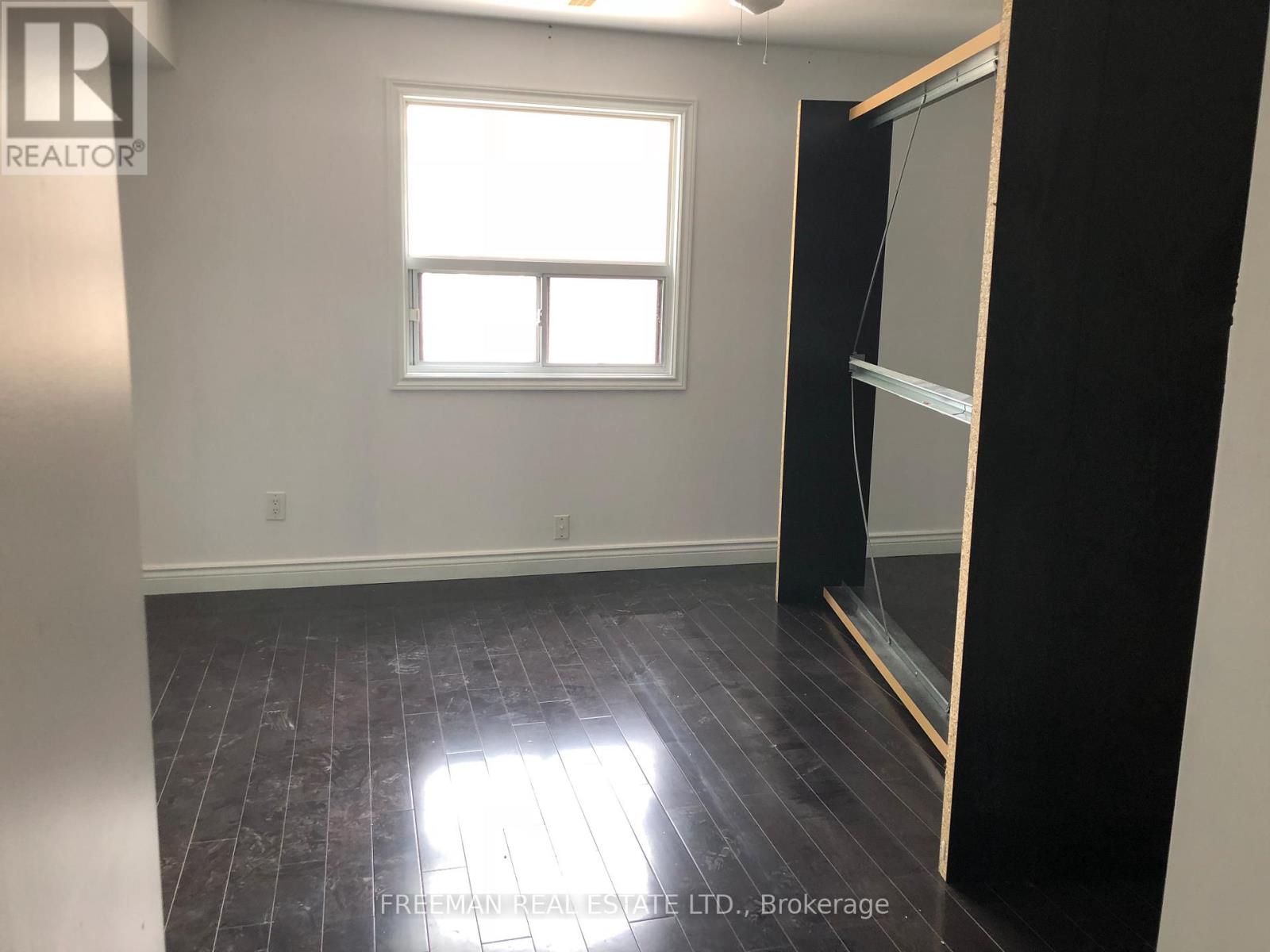 2 - 1022 Gerrard Street E, Toronto, Ontario  M4M 1Z5 - Photo 8 - E13230754