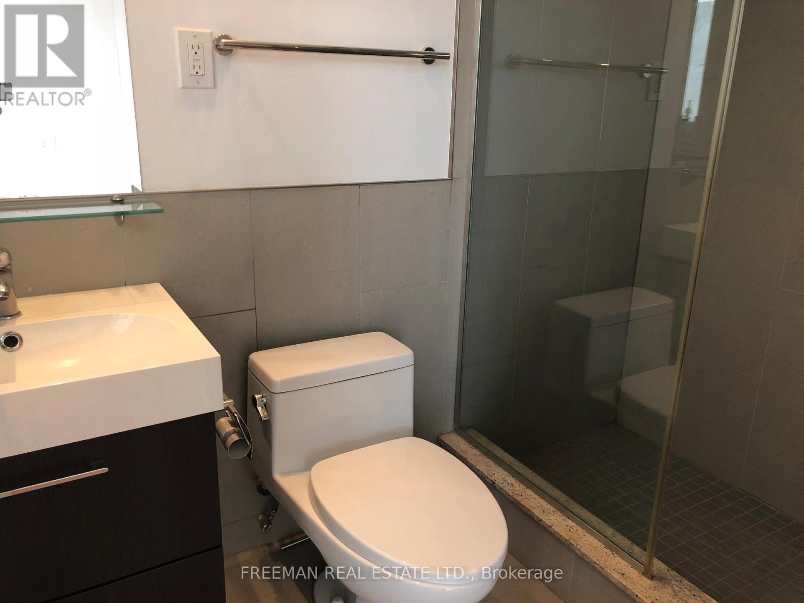 2 - 1022 Gerrard Street E, Toronto, Ontario  M4M 1Z5 - Photo 11 - E13230754